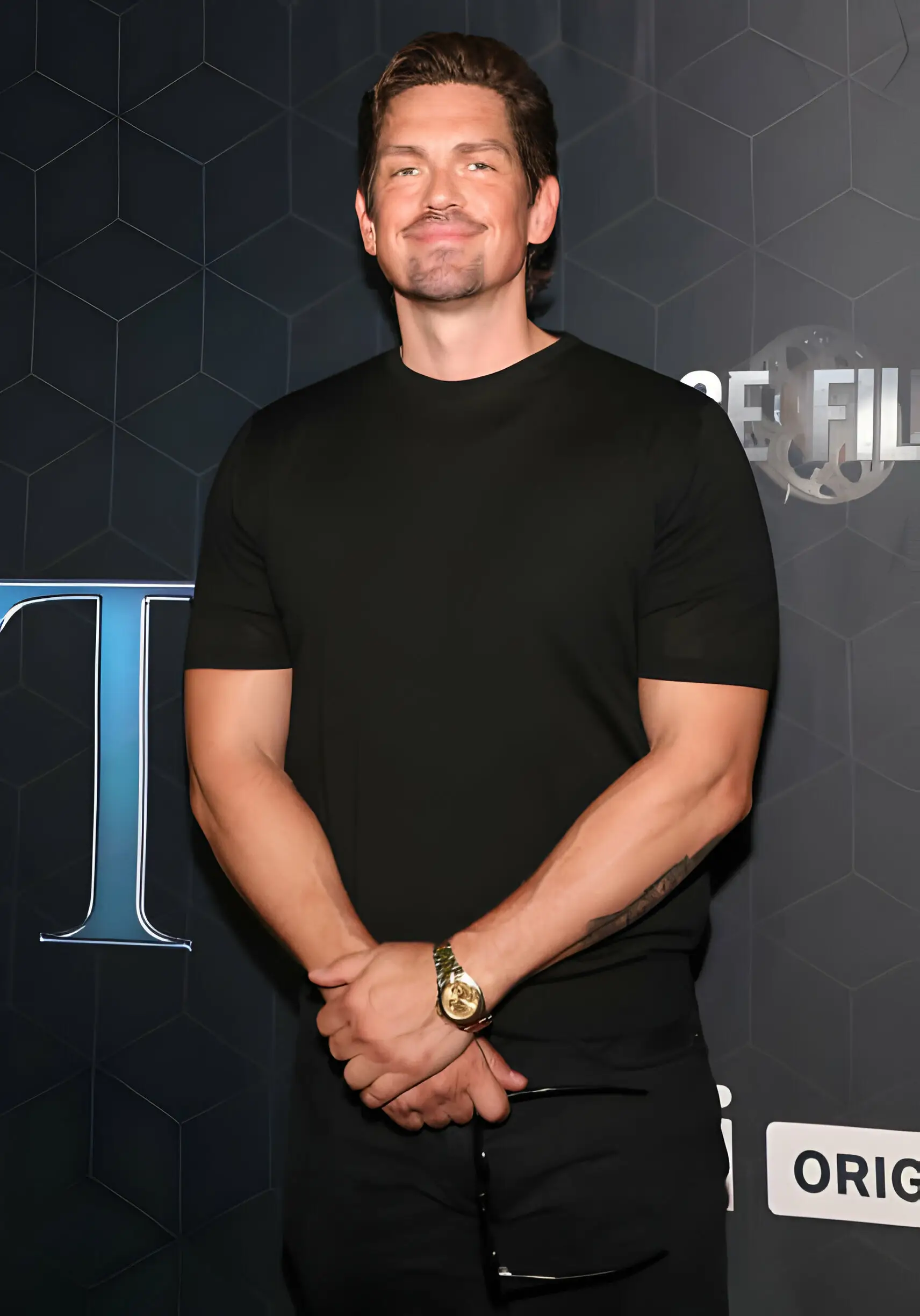 Steve Howey