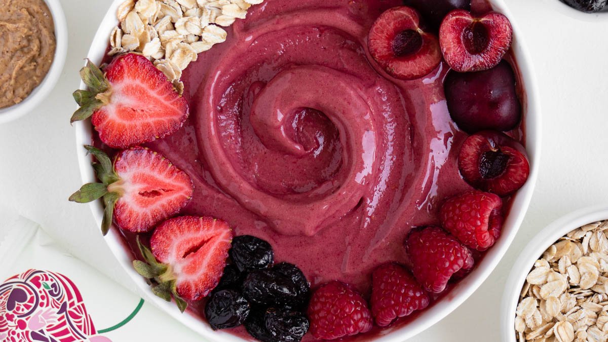 Cherry Berry Smoothie Bowl