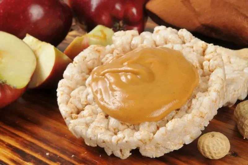 Rice Cakes with Almond Butter