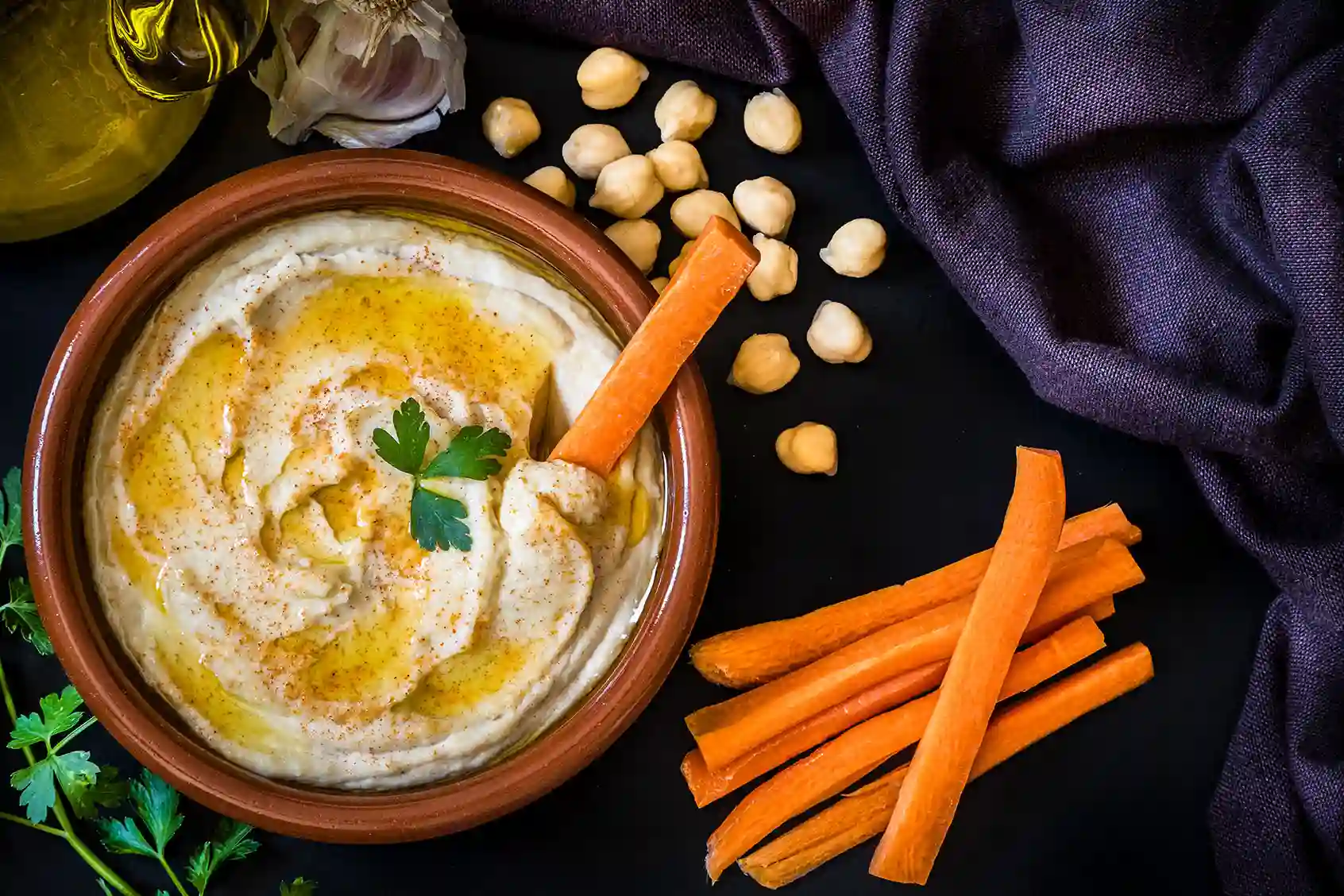Hummus and Carrots