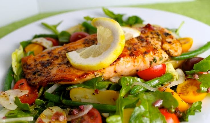 Grilled Salmon Salad